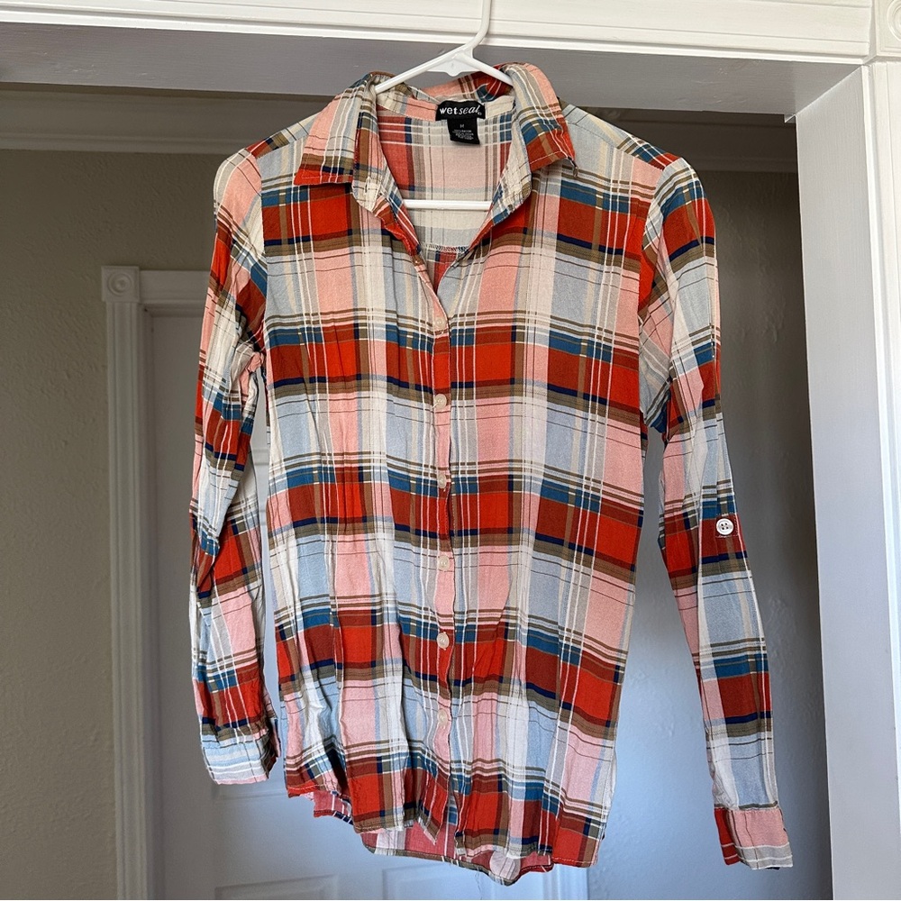 Plaid button down long sleeve shirt